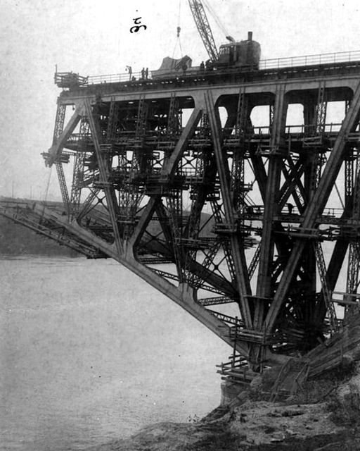 Как 90 лет назад в Запорожье происходил демонтаж моста, построенного в начале ХХ века