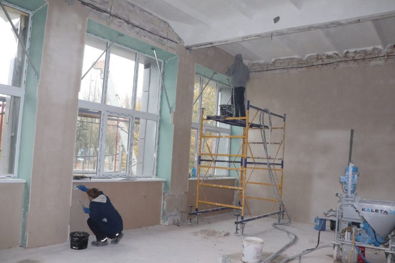 В Запорожской школе высшего спортивного мастерства реконструкция идет полным ходом