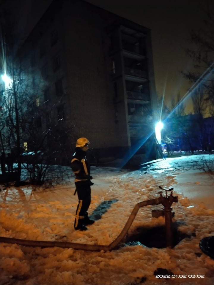 В Запорожье на улице Панферова произошел пожар в общежитии