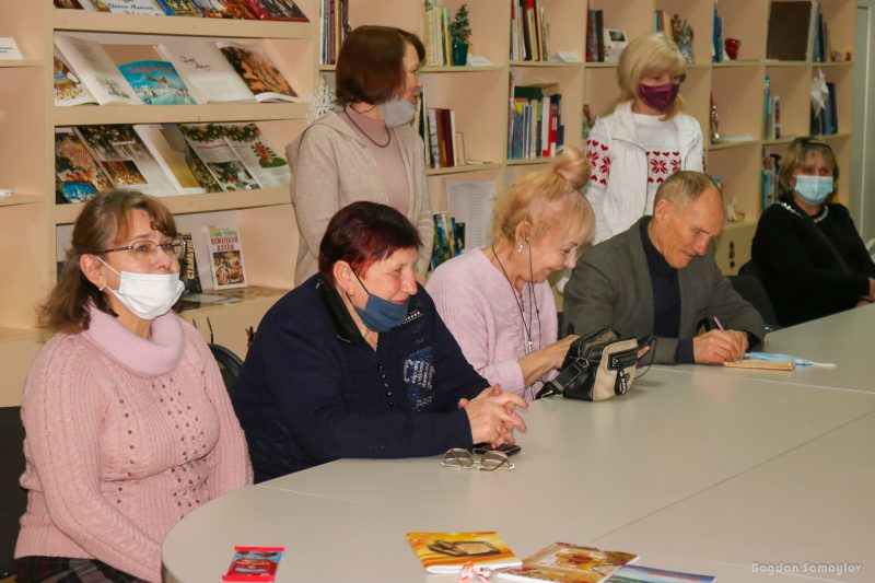 Запорожская писательница рассказала, как фото и стихи могут передать красоту мира