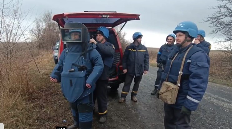 У Запорізький області рятувальники розміновують поля - відео