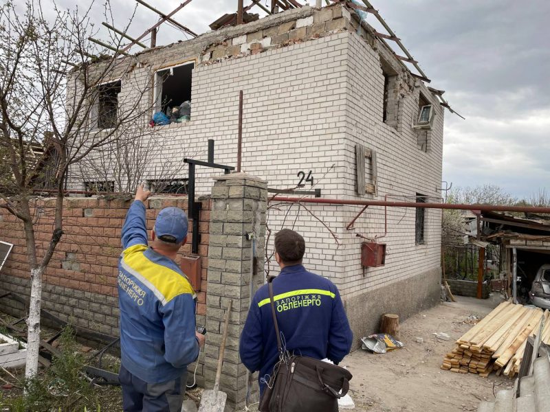 почали відновлювали будівлі, які постраждали від ракетного удару