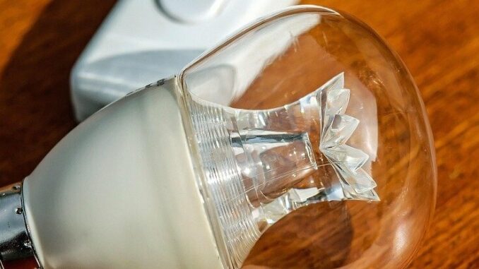 light-bulb-16403511280_681ae0b08b148